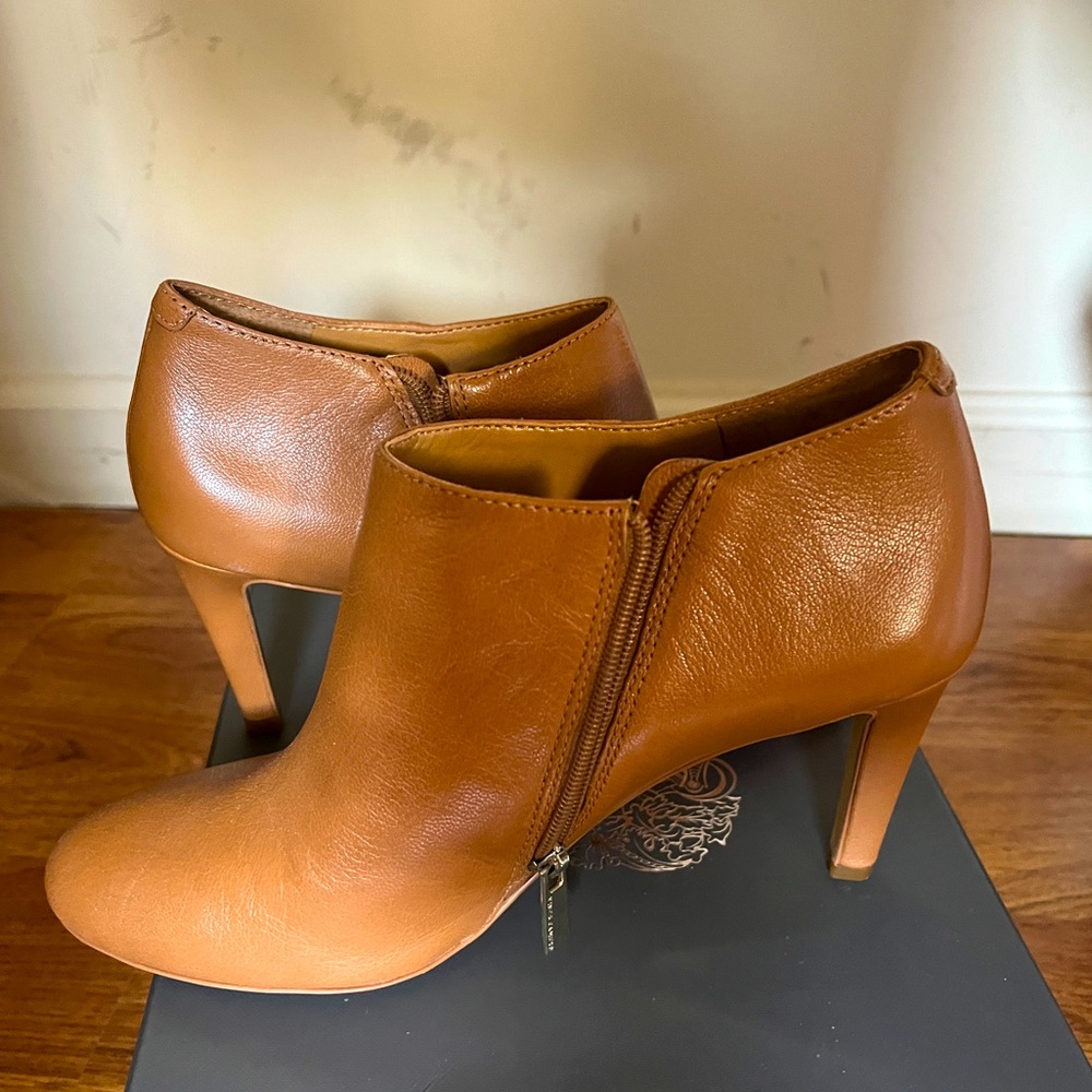 vince camuto shoes (booties)